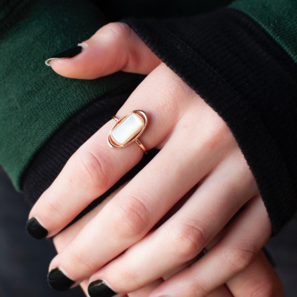 Oval Sea Shell Gold Statement Ring - Picture 1 of 15